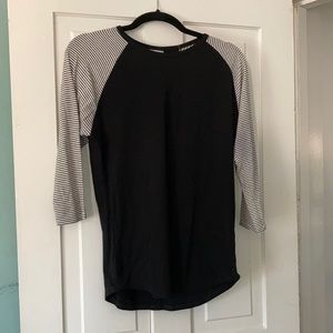 —Medium Black and White LuLaRoe Randy T